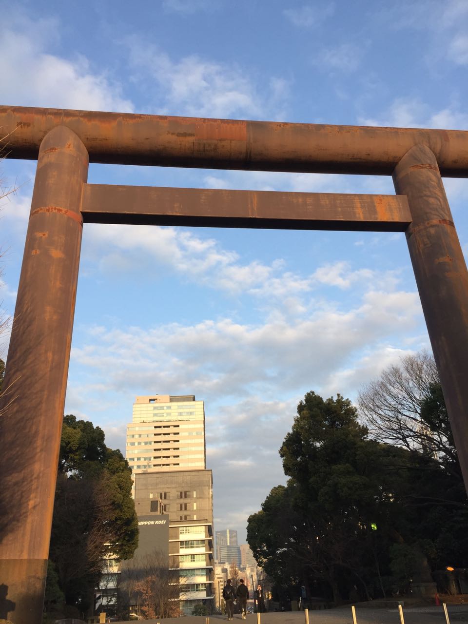 Yasukuni-Shrine_2.jpeg